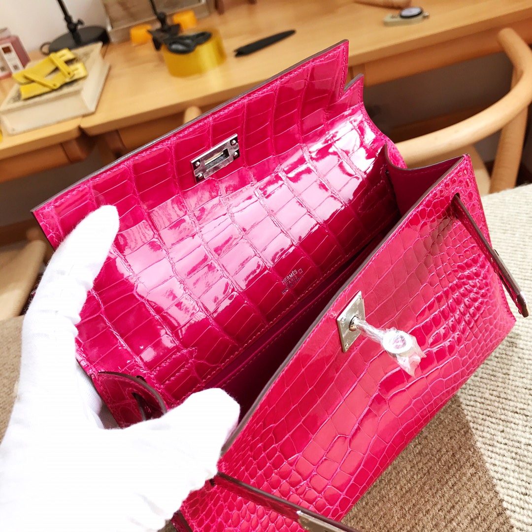 에르메스 미니 켈리백22 로즈 티리엔 은장 샤이니 악어가죽